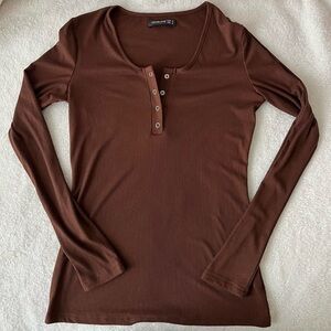 brown henley top